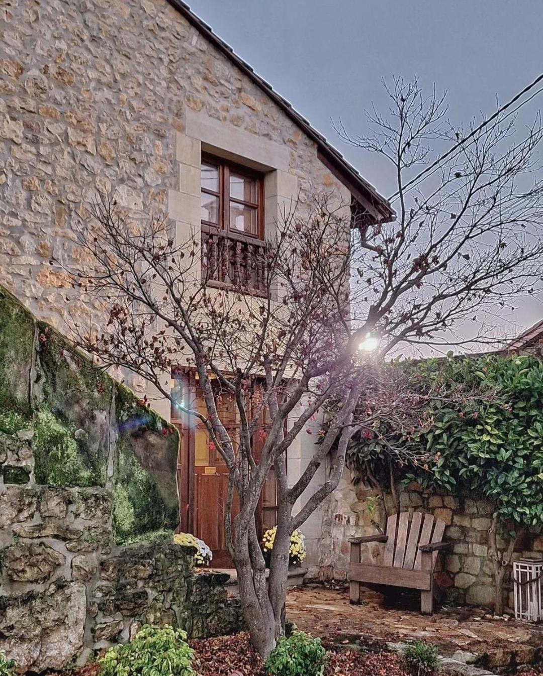 Apartamentos Palacion De Santillana Santillana del Mar Exterior photo