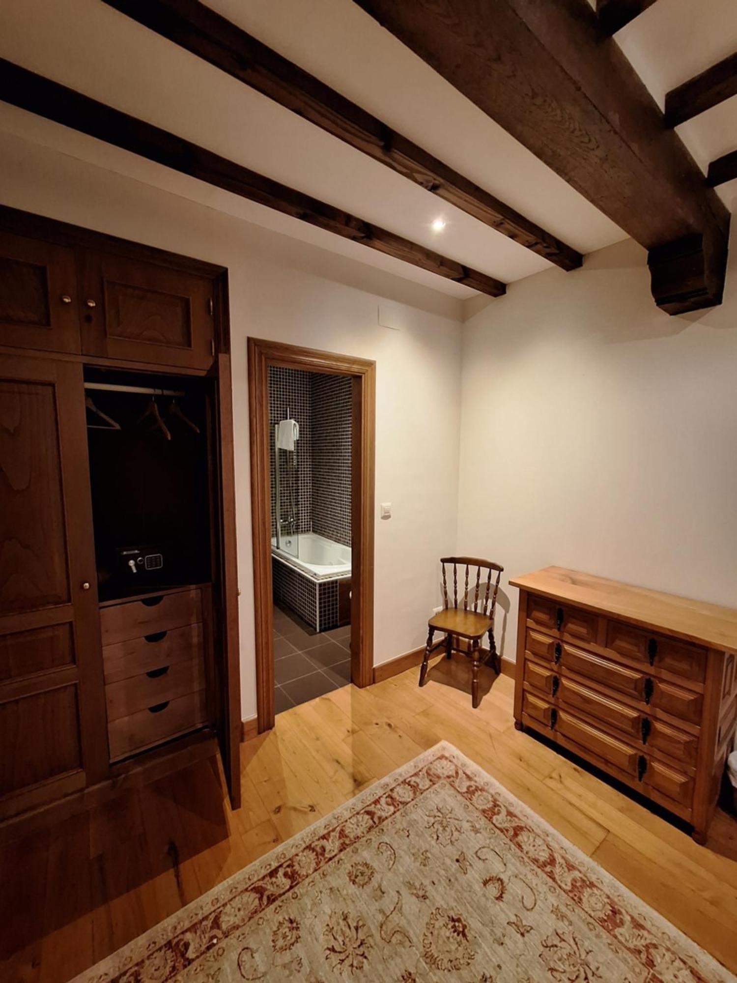 Apartamentos Palacion De Santillana Santillana del Mar Exterior photo